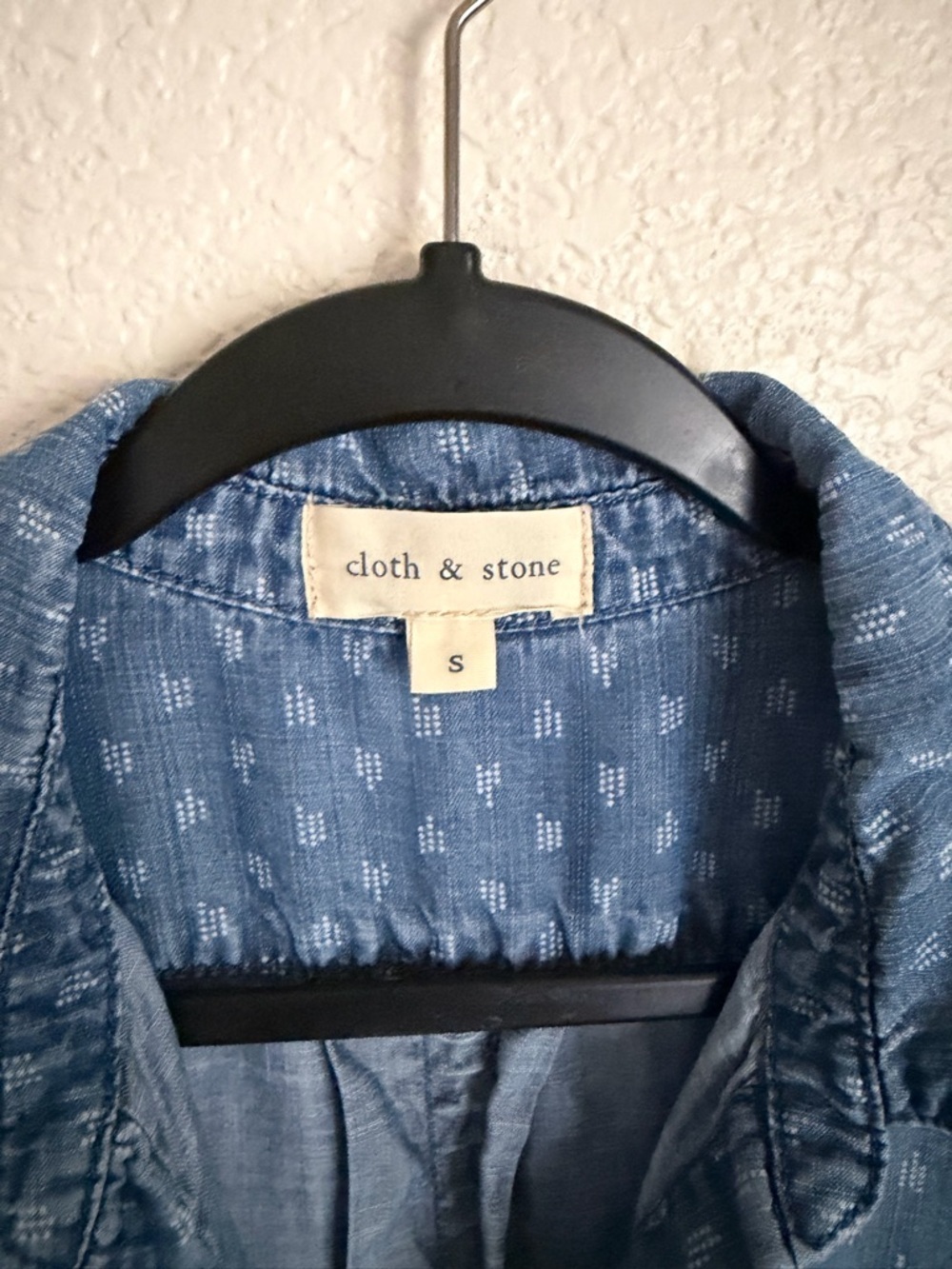 Anthropologie Cloth & Stone Printed Denim Chambray Button Down Shirt S - Picture 6 of 9